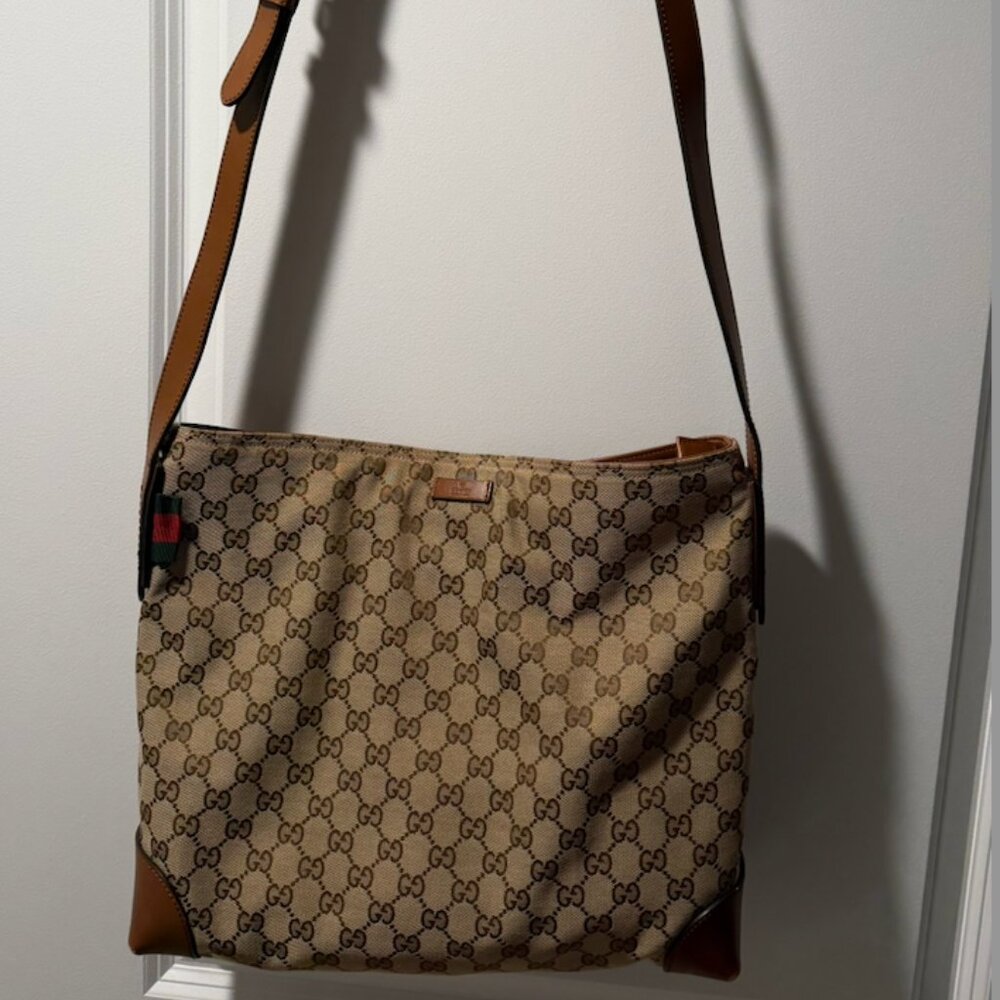 Great GG Canvas Messenger Bag! - Picture 10 of 10